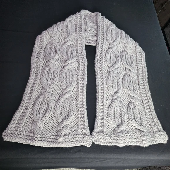 Hand Made Cable Knit Gray Scarf - 100% Merino Wool - Knit By Myself - Picture 7 of 7